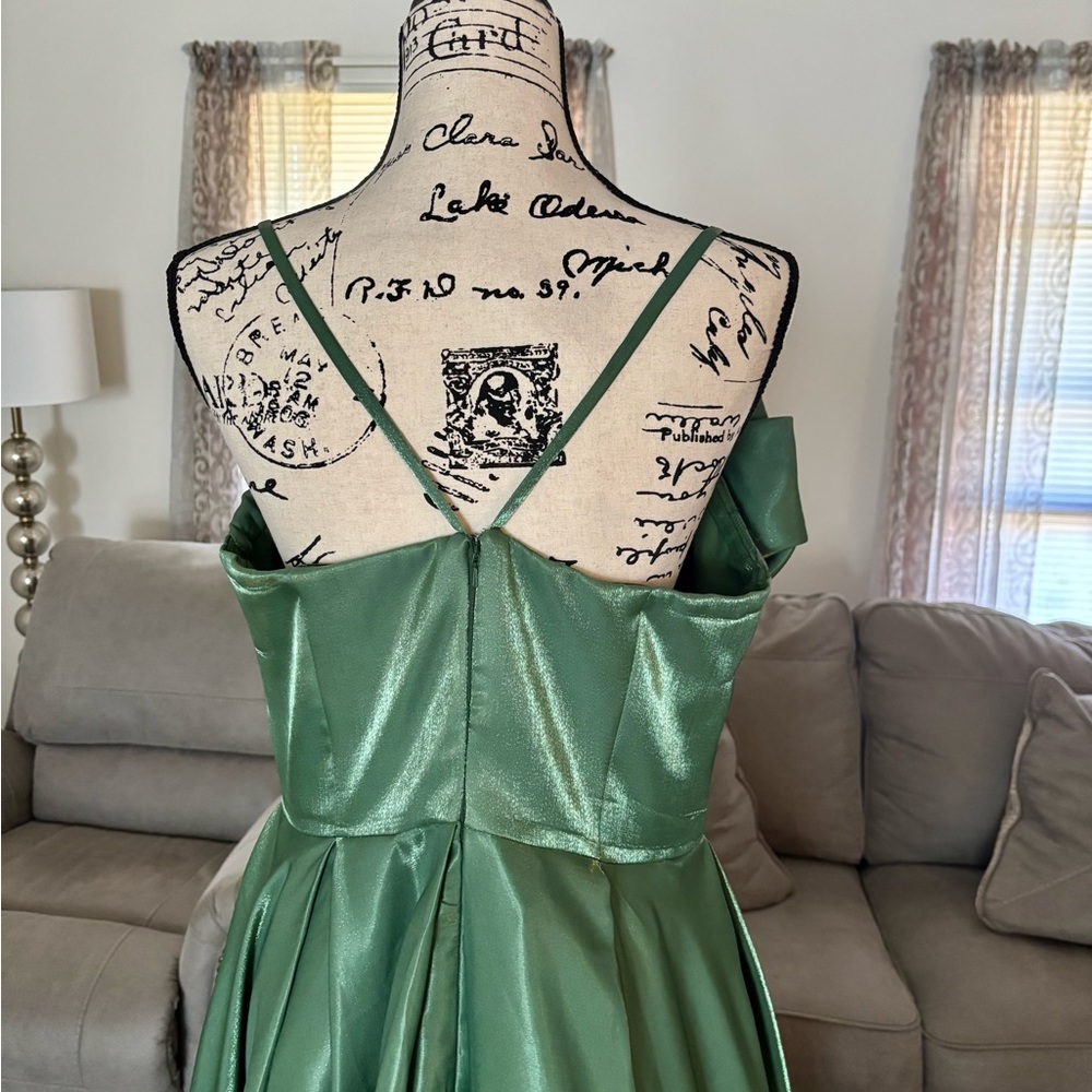 Prom Pageant Dress - Picture 6 of 9